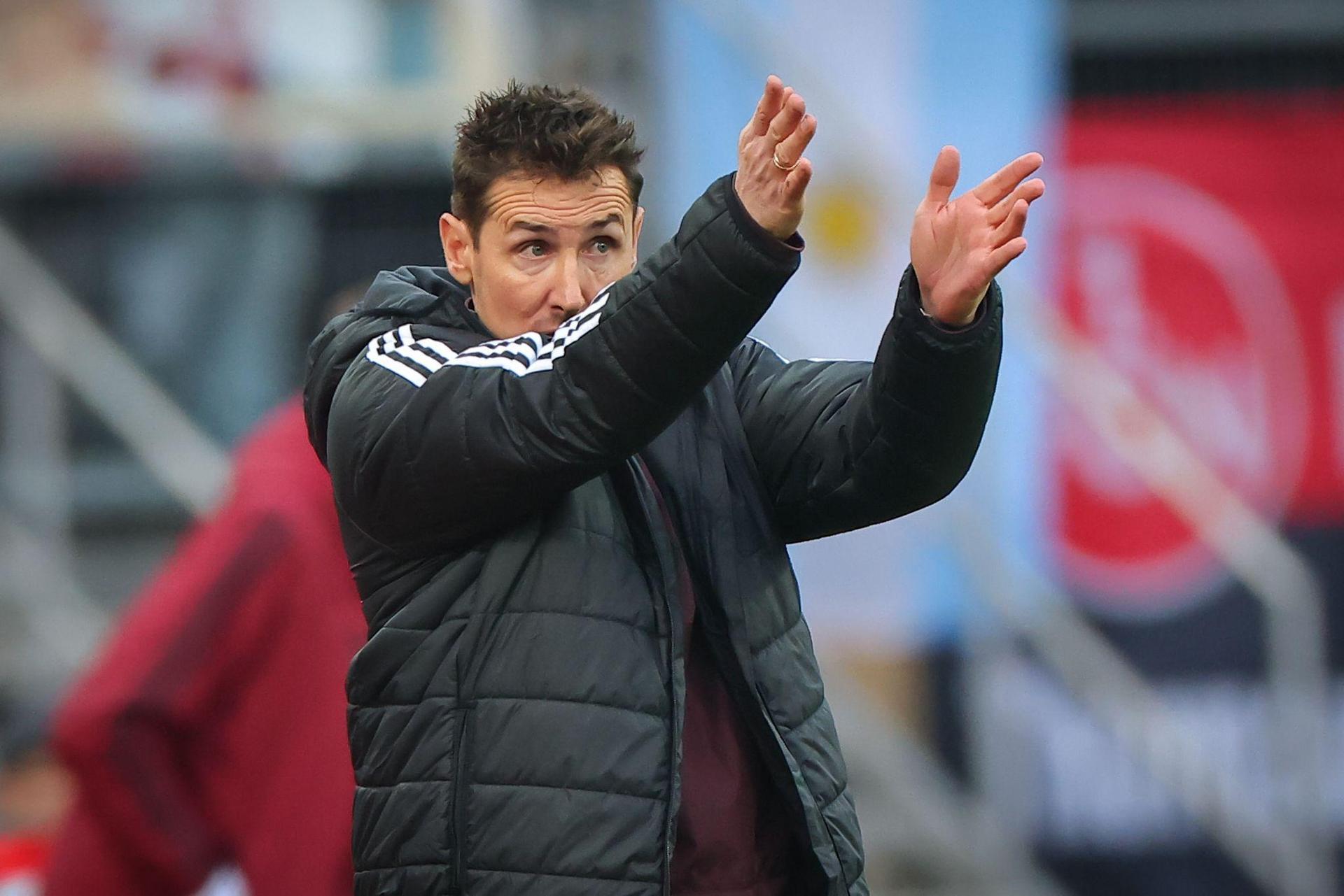 Miroslav Klose freut sich auf den Rückrundenstart. (Archivbild) (Bild: Daniel Karmann/dpa)