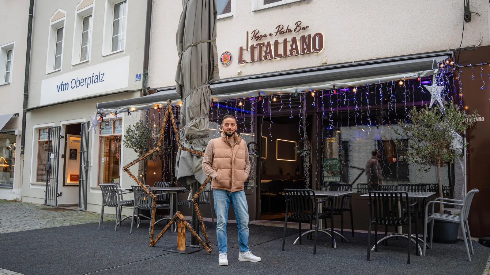 Mario Bruner (38) empfindet die Summe der Vorgaben rund um den Pavillon-Schirm als kaum nachvollziehbar. (Bild: Noah Wegmüller-Kocher)