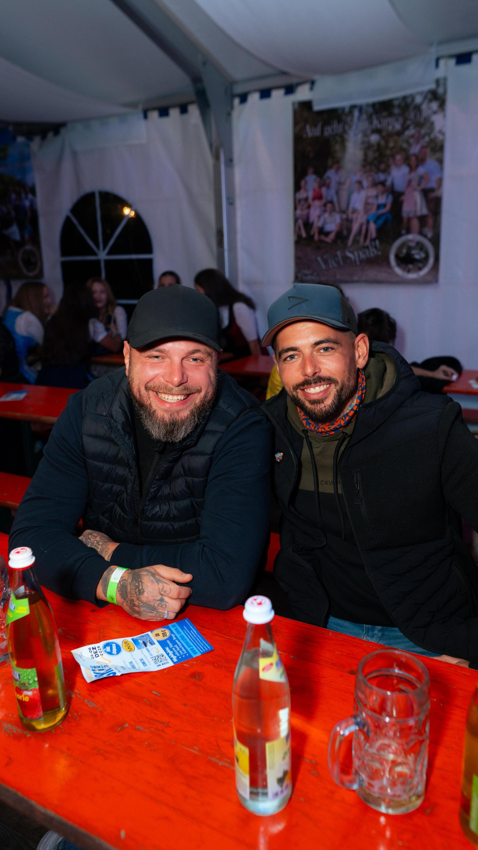 Szenen der Kirwaparty in Weiherhammer. (Bild: Hannes Stock)