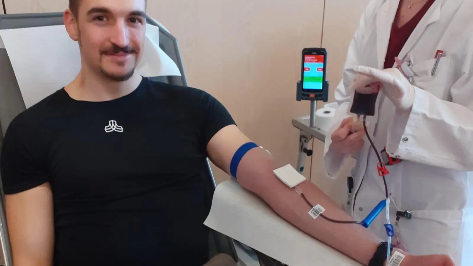 Der BRK-Blutspendedienst und der BRK-Kreisverband Weiden und Neustadt/WN laden im November wieder zu Blutspende-Terminen ein. (Bild: Gerhard Kincl)