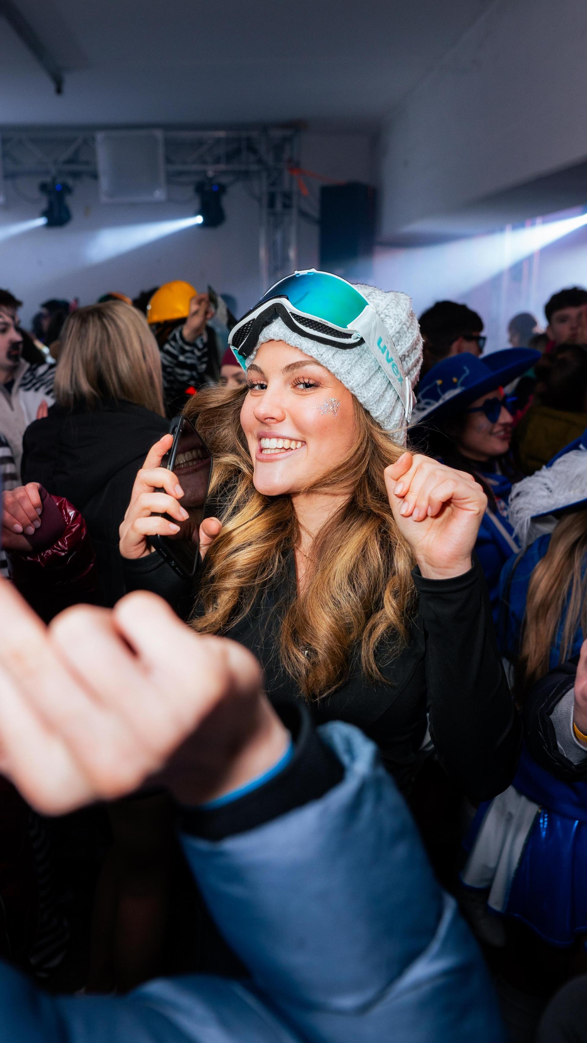 Erst Faschingszug, dann Afterparty in Neustadt. Wir haben die Bilder.  (Bild: Hannes Stock)