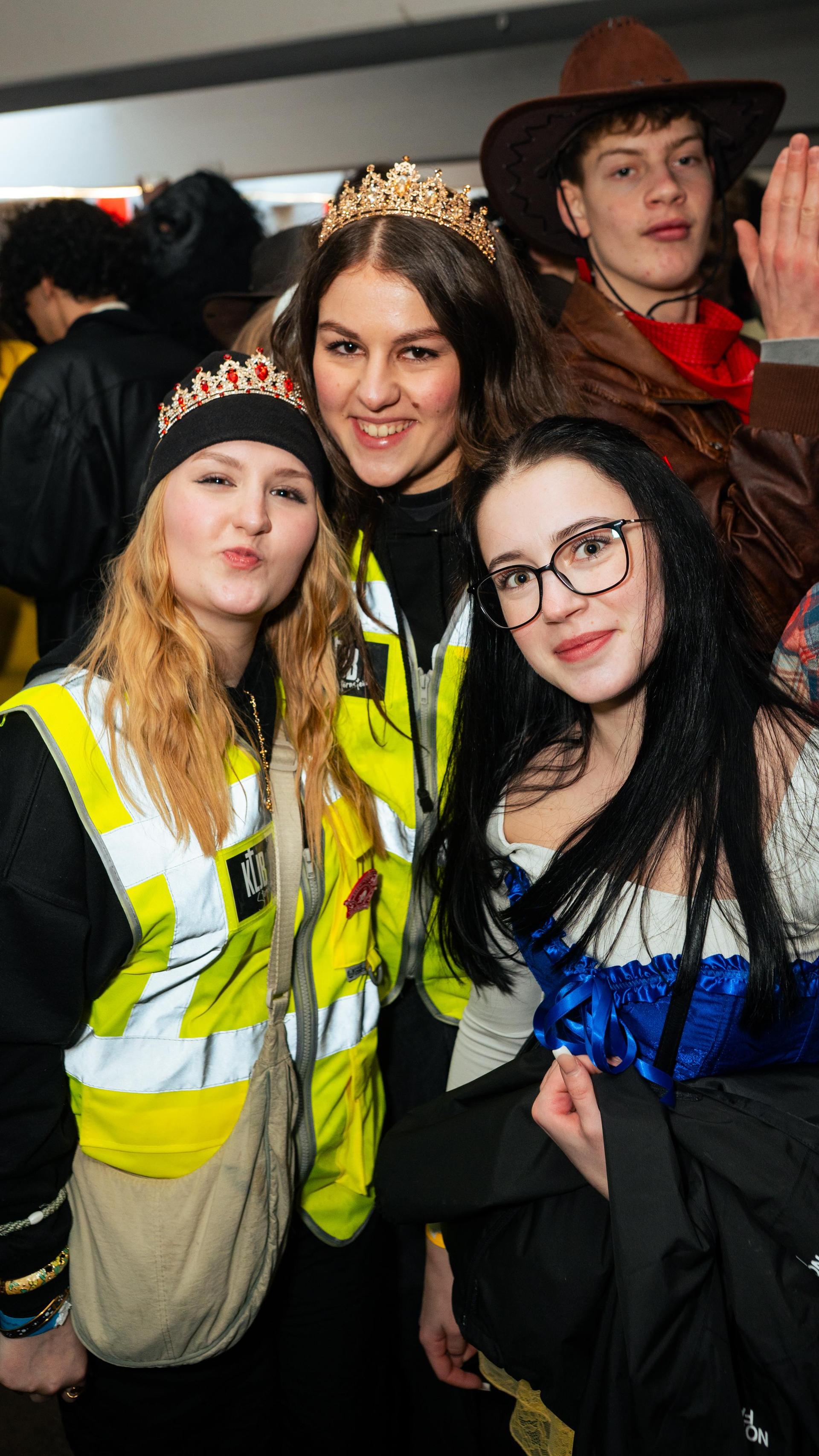 Erst Faschingszug, dann Afterparty in Neustadt. Wir haben die Bilder.  (Bild: Hannes Stock)