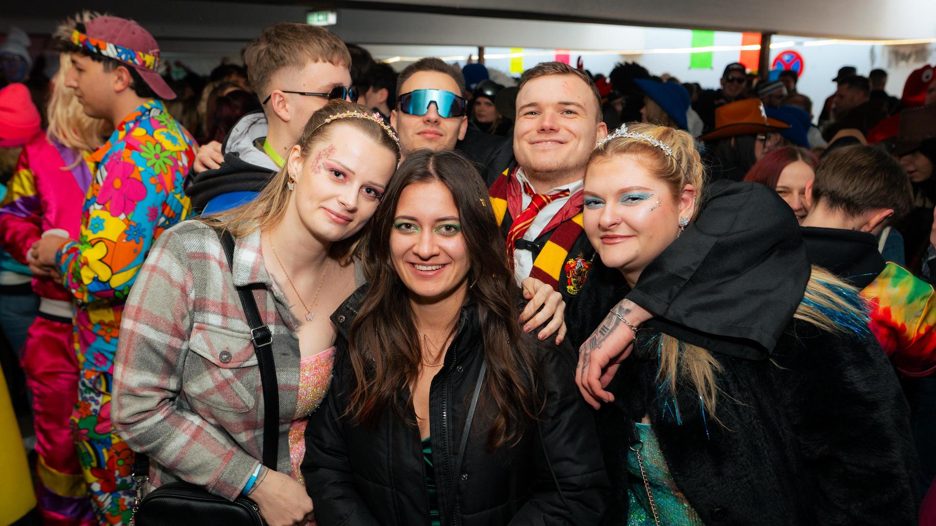 Erst Faschingszug, dann Afterparty in Neustadt. Wir haben die Bilder.  (Bild: Hannes Stock)