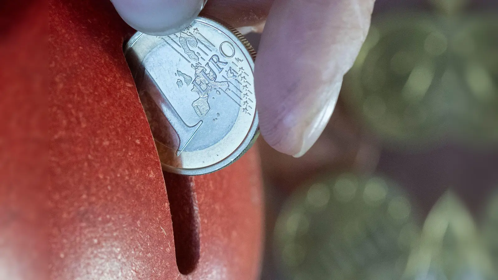 Sparen wie die Eltern? Ererbtes Finanzwissen hat bisweilen Lücken. (Symbolbild: Hendrik Schmidt/dpa)