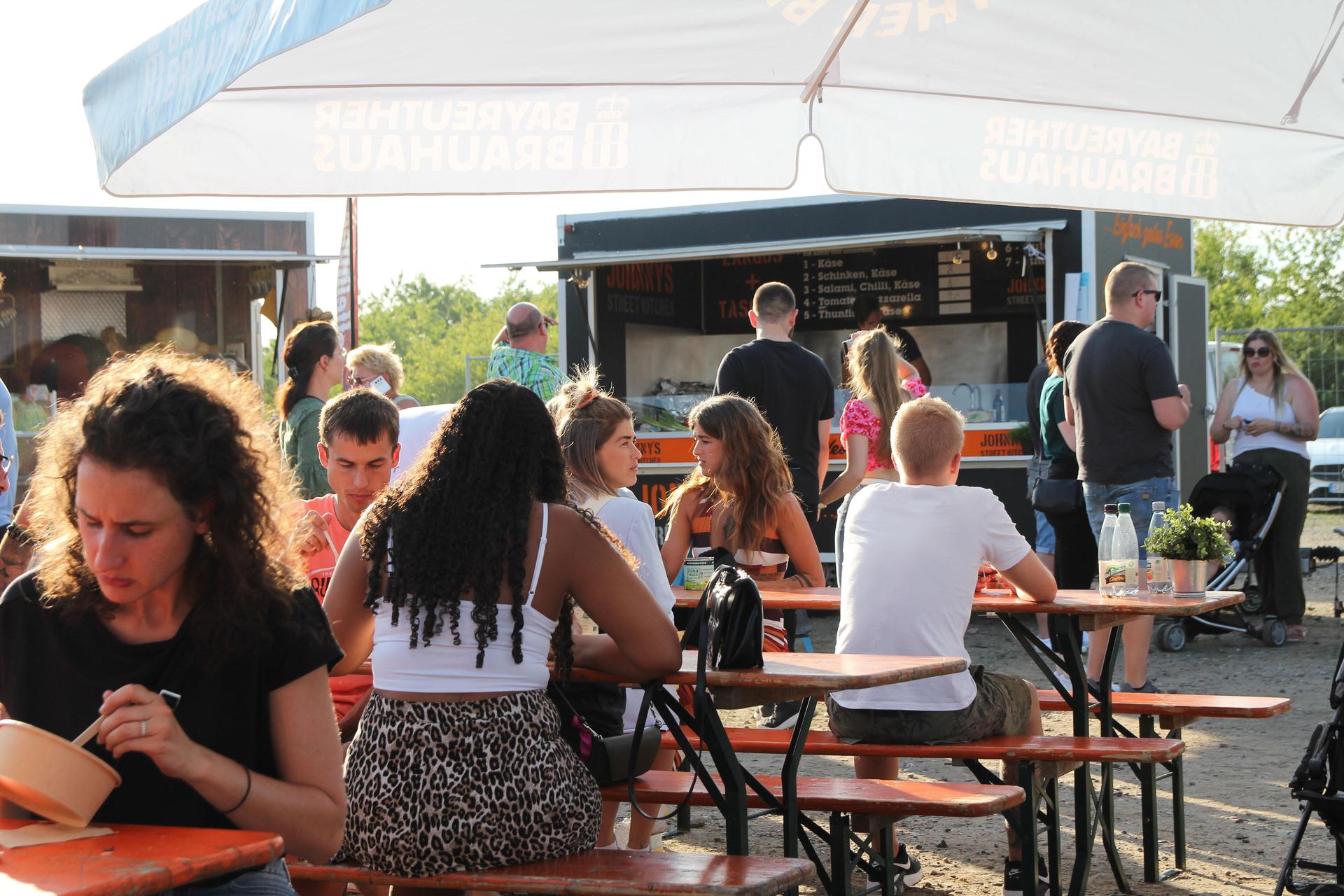 Das Foodtruck Festival in Weiden.  (Bild: Lea Stecher)