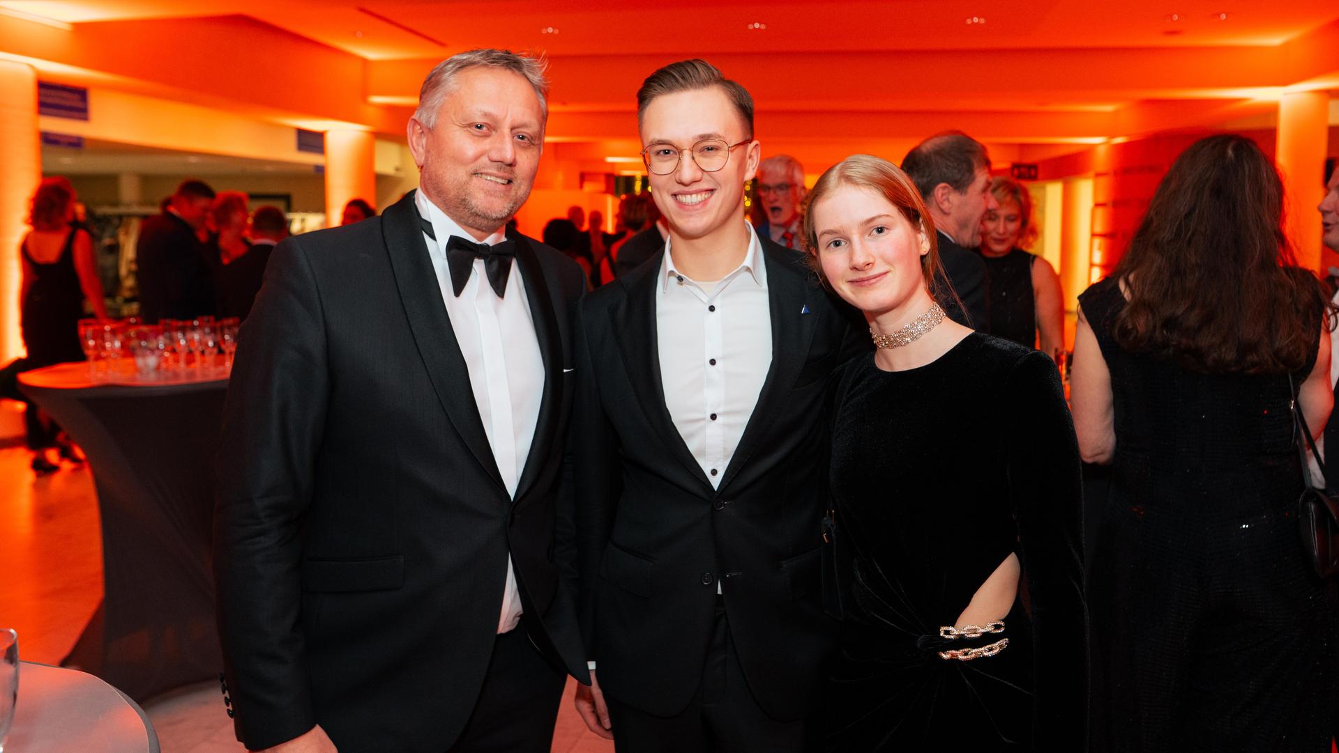 Am Samstag wurde es in der Weidener Max-Reger-Halle außergewöhnlich festlich. (Bild: Hannes Stock)