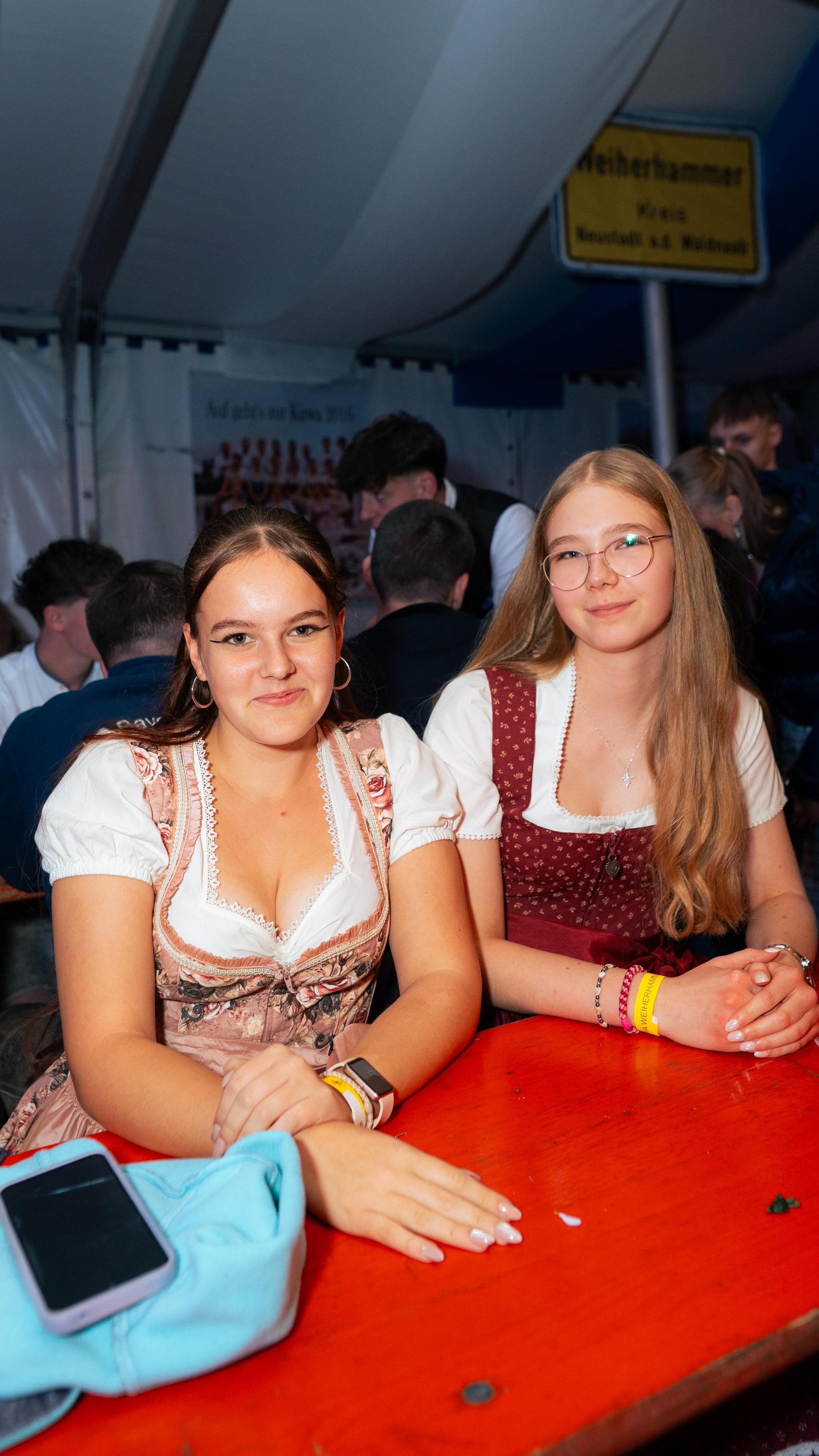 Szenen der Kirwaparty in Weiherhammer. (Bild: Hannes Stock)