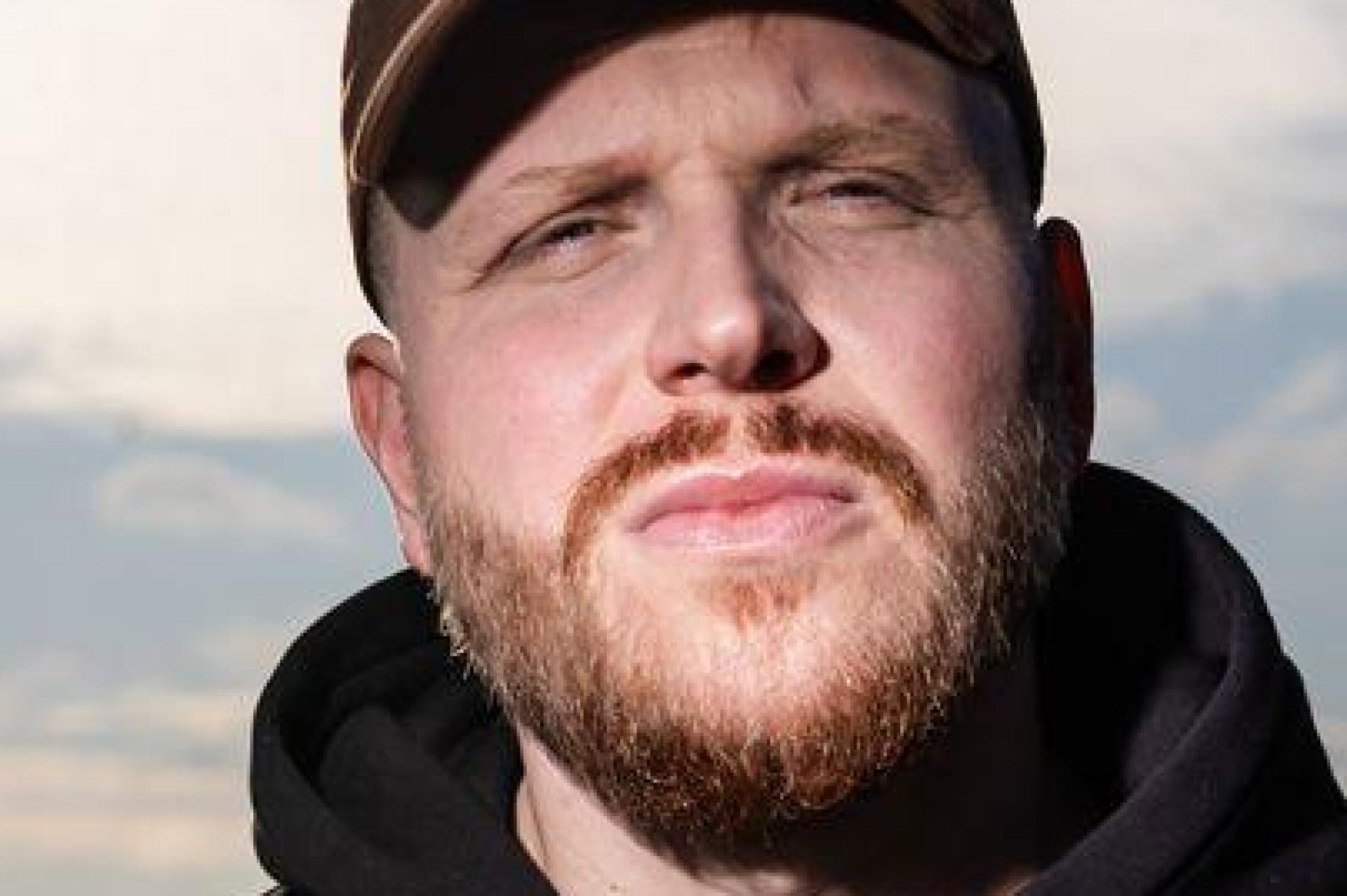 Finch denkt gerne an die Sommer in Brandenburg zurück. (Archivbild: Christoph Soeder/dpa)