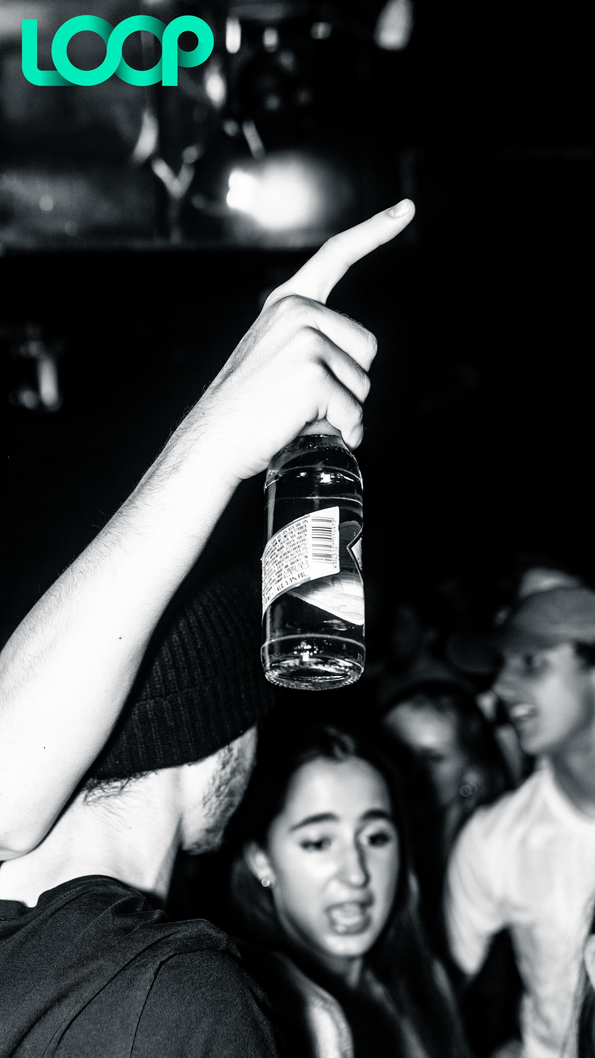 Die „School is out”-Party im Loop. (Bild: Hannes Stock)