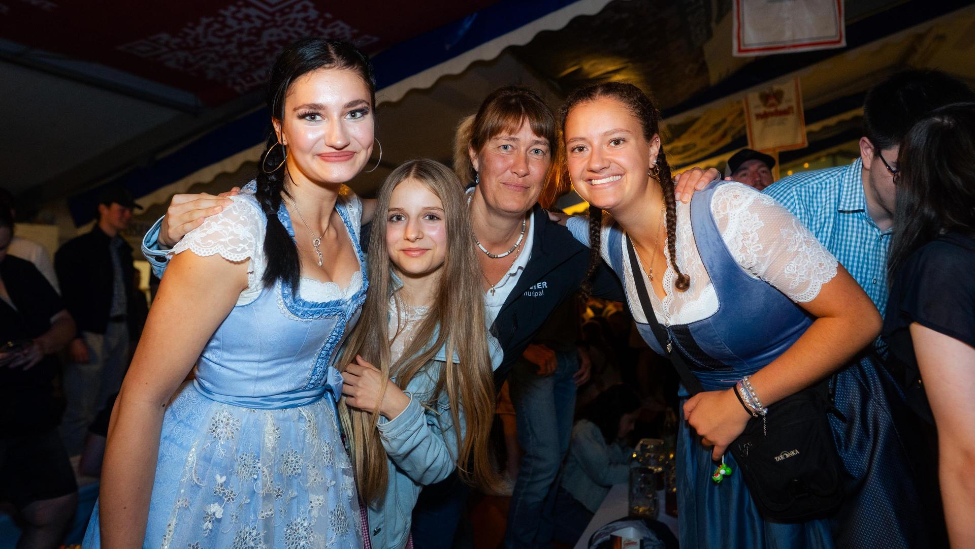 Die Bilder vom Freitag auf dem Weidener Volksfest 2025. (Bild: Hannes Stock)