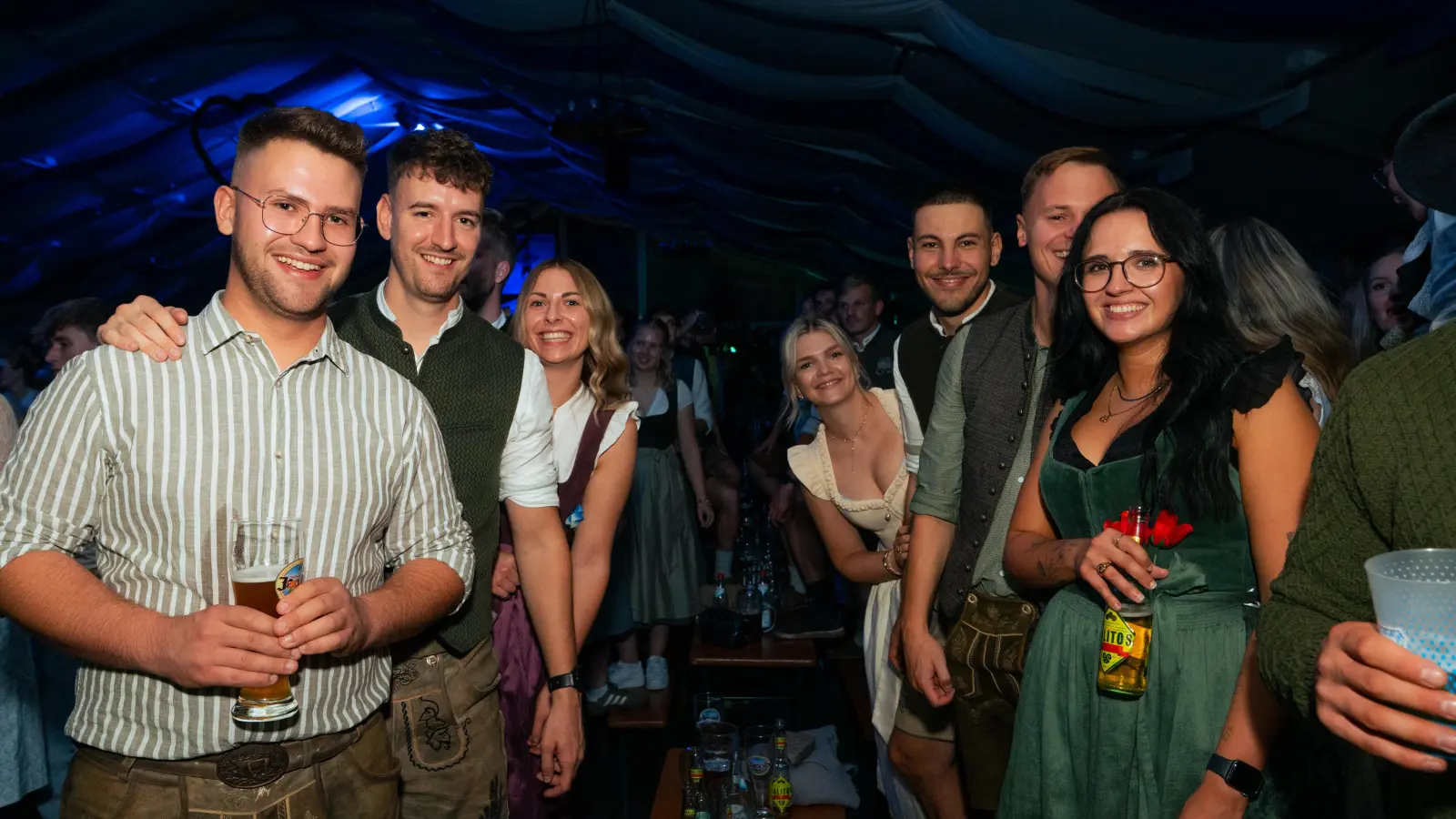 Sonntagabend auf der Pfreimder Kirwa. (Bild: Hannes Stock)