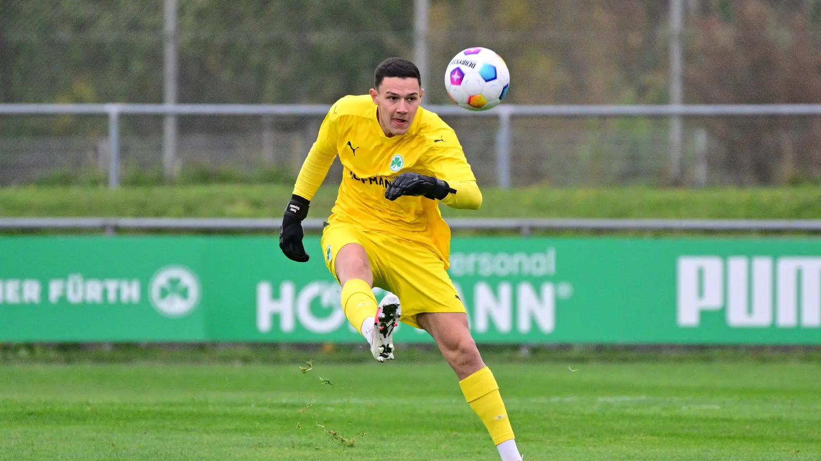 Semir Kaymakci spielt nicht mehr in Fürth. (Archivbild: Sportfoto Zink / Alexander Schlirf)