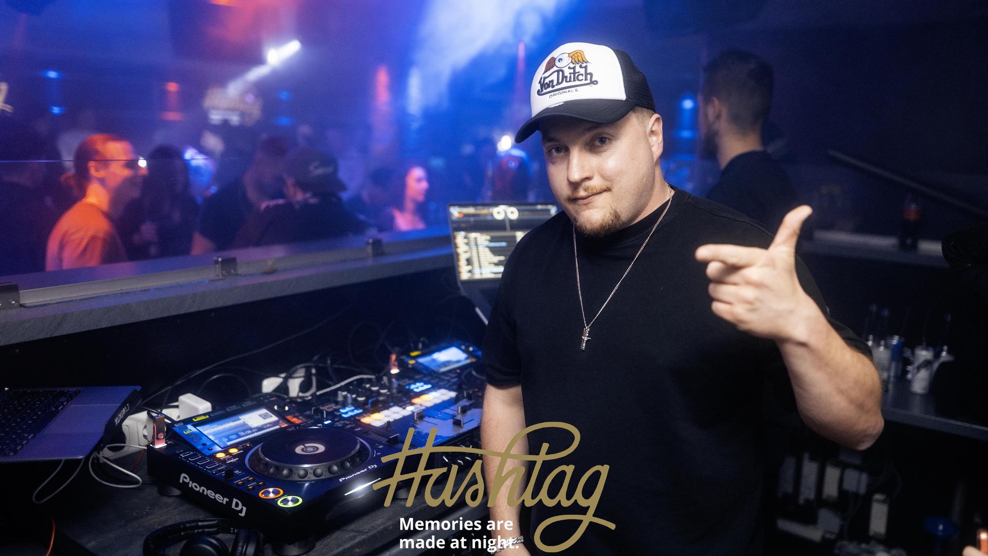 Die „Blackedout”-Party im Hashtag. (Bild: Hannes Stock)