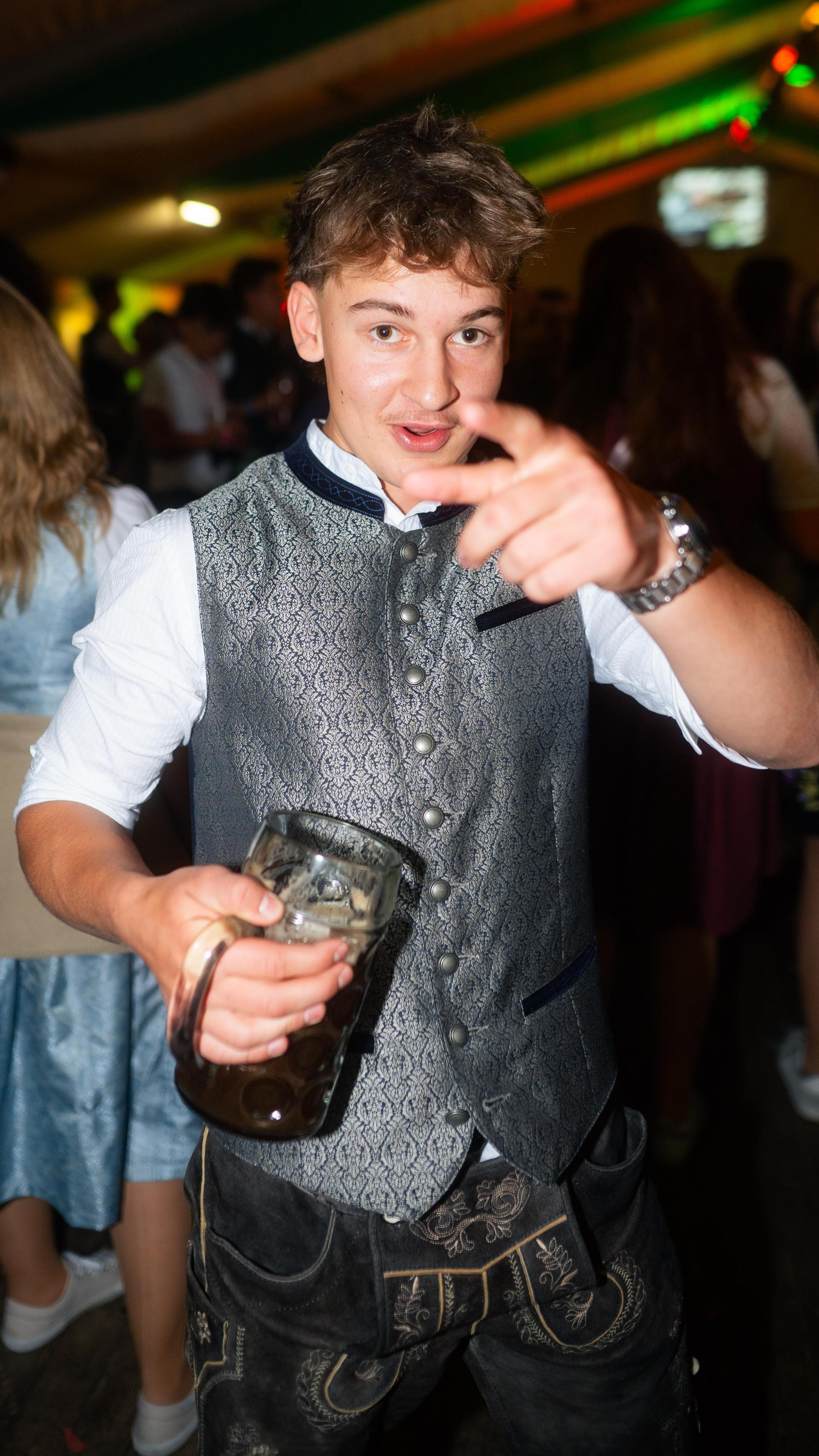 Wernberg feiert Kirwa, die Stoapfälzer Spitzbuam liefern die Musik zum Fest. (Bild: Hannes Stock)