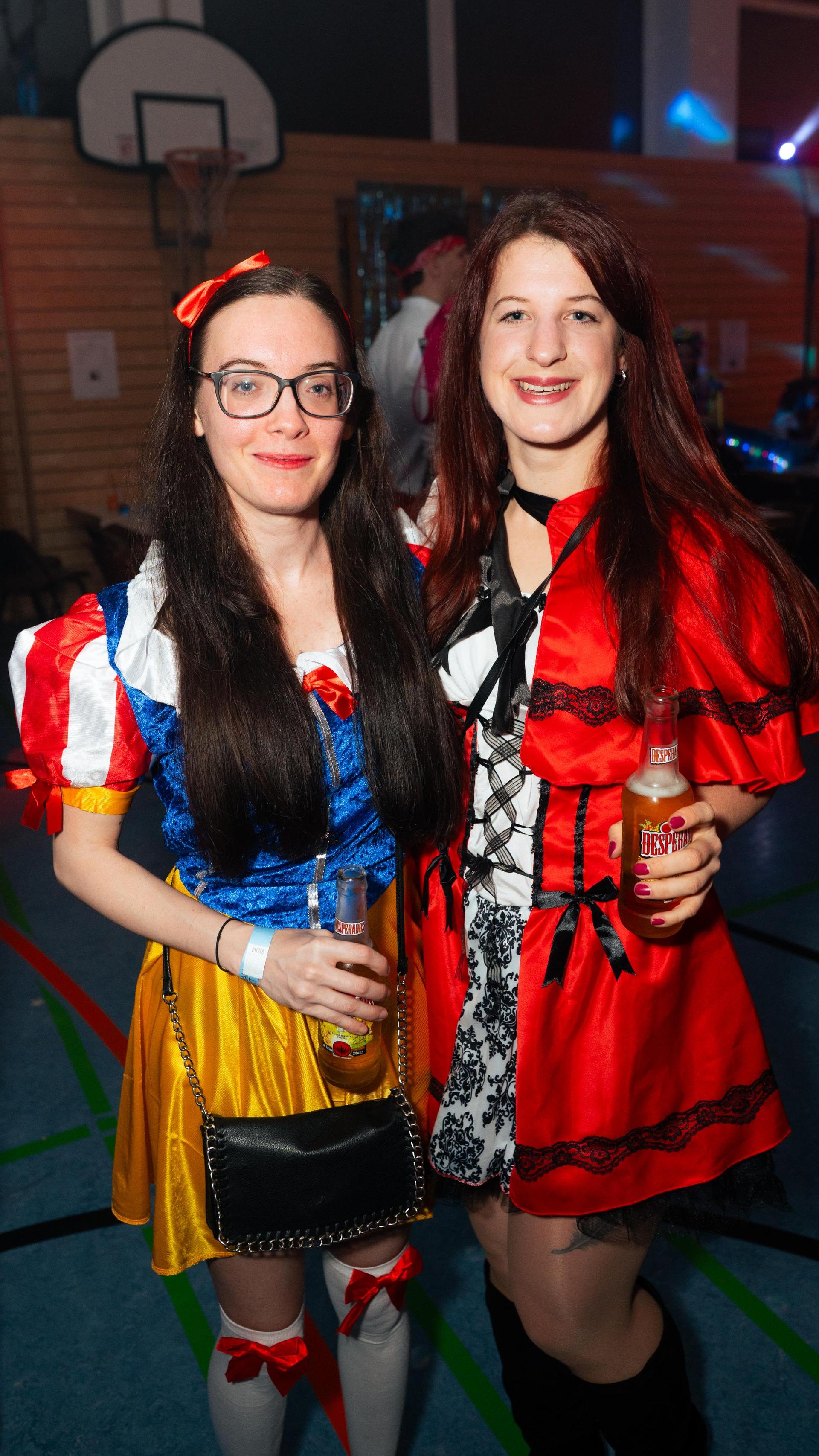 Beim Faschingsball des FC Luhe gings mit Vollgas weiter im Faschingstreiben.  (Bild: Hannes Stock)