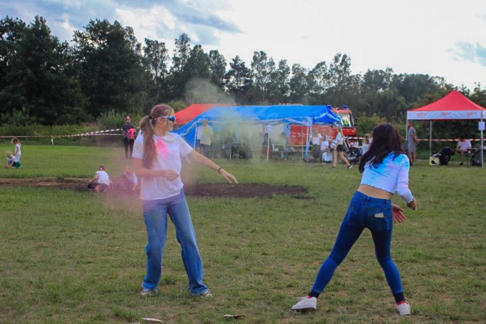 Das Holi-Festival in Mantel.  (Bild: Julia Morlang)