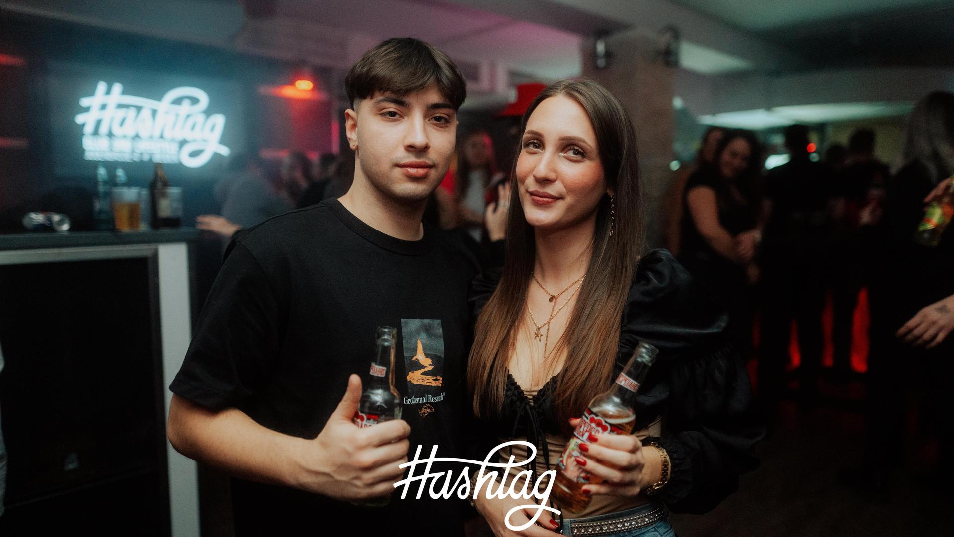 Bei der „Hashtag Saturday”-Partyim Hashtag Weiden sorgte <b>DJ RobVEE</b> für den passenden Sound. (Bild: Sebastian Reiter)