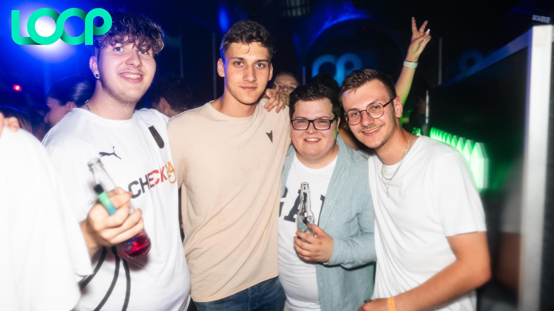 Die „School is out”-Party im Loop. (Bild: Hannes Stock)