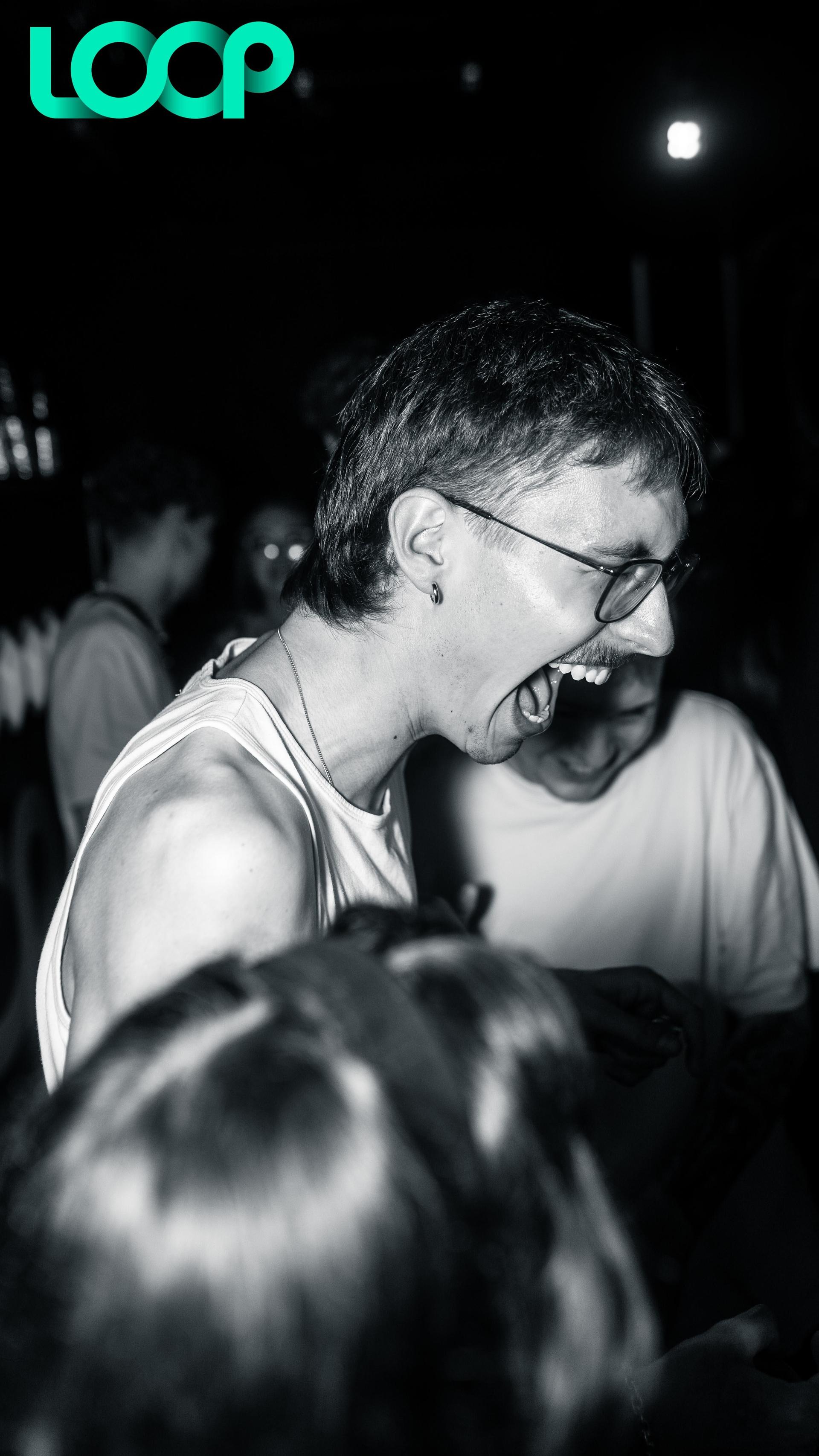 Die „School is out”-Party im Loop. (Bild: Hannes Stock)