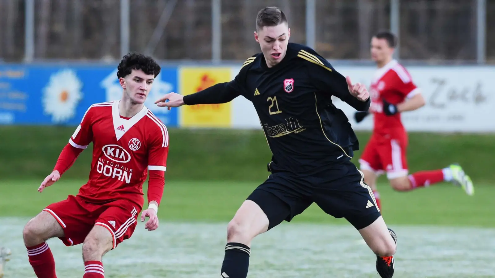 Maximilian Hiltl (rechts) wechselt zur neuen Saison zur DJK Ammerthal.  (Archivbild: Gerhard Büttner)