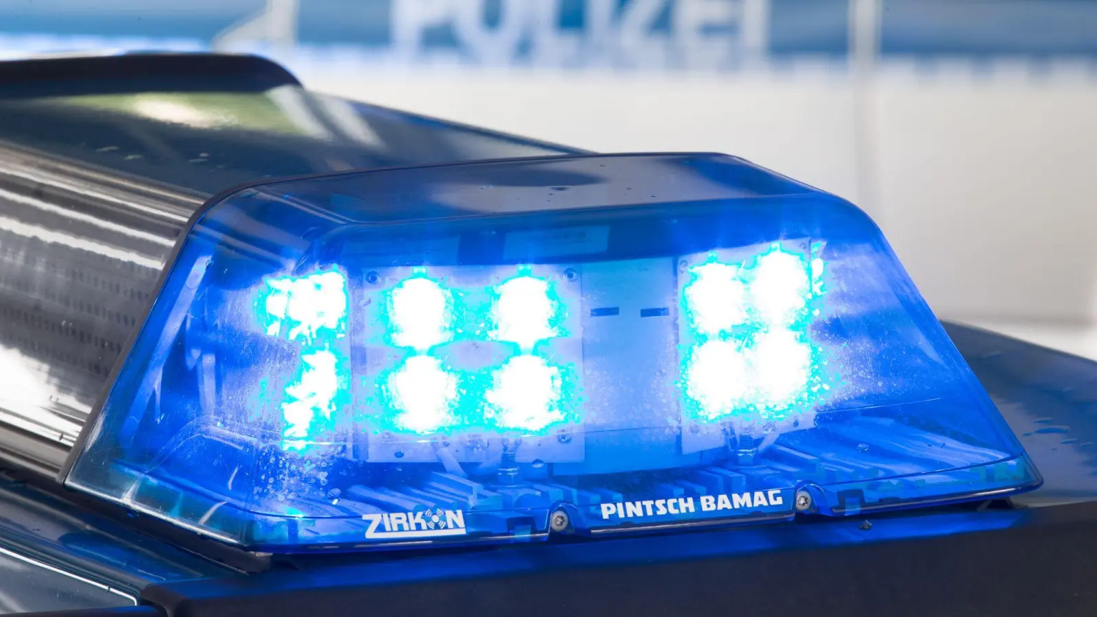 Ein E-Scooter und ein Fahrrad wurden in Weiden gestohlen. (Symbolbild: Friso Gentsch/dpa)