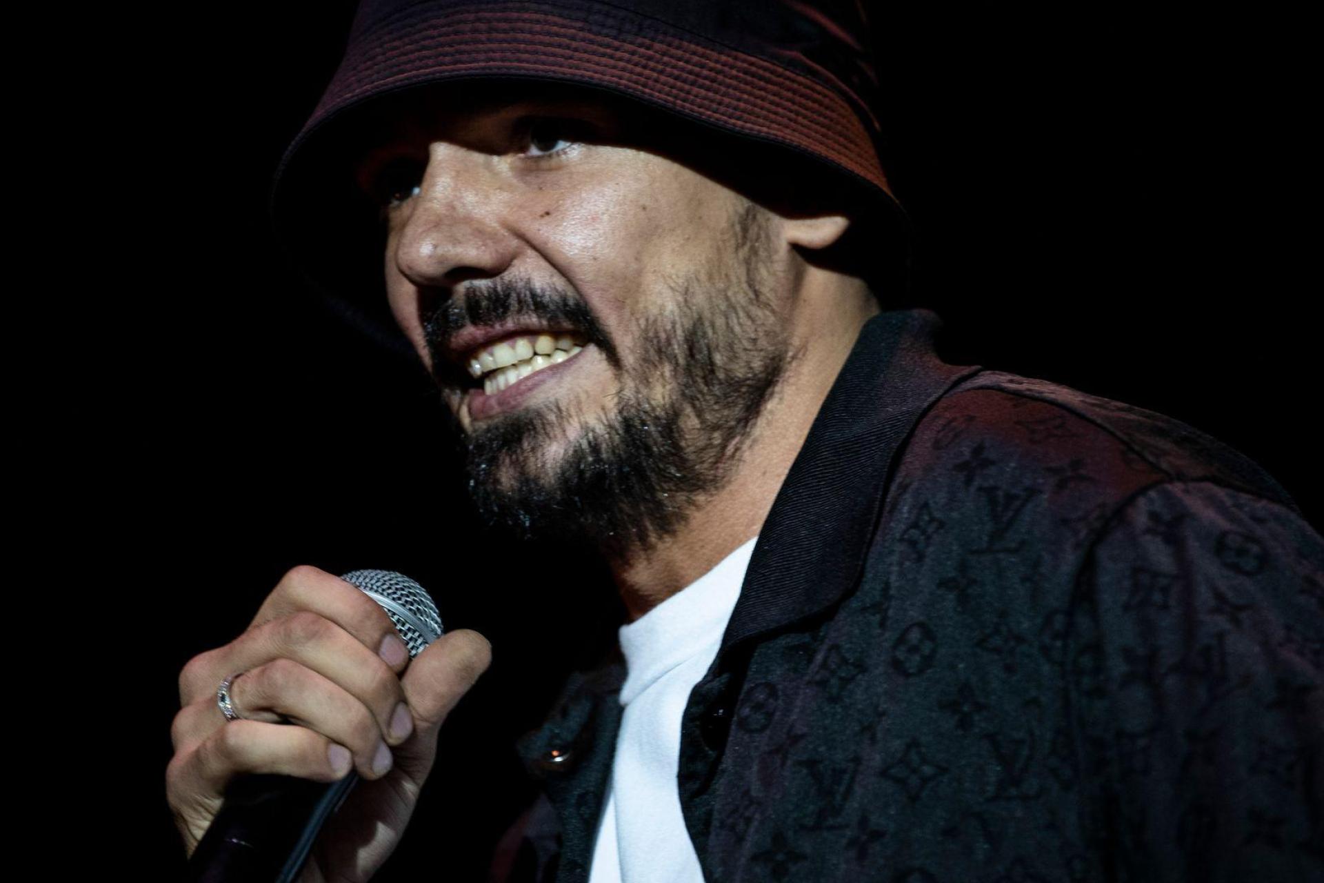 Rapper Capital Bra hat gegen die gemeinsame Glücksspielbehörde der Länder geklagt. (Archivbild)  (Bild: Alexander Prautzsch/dpa-Zentralbild/dpa)