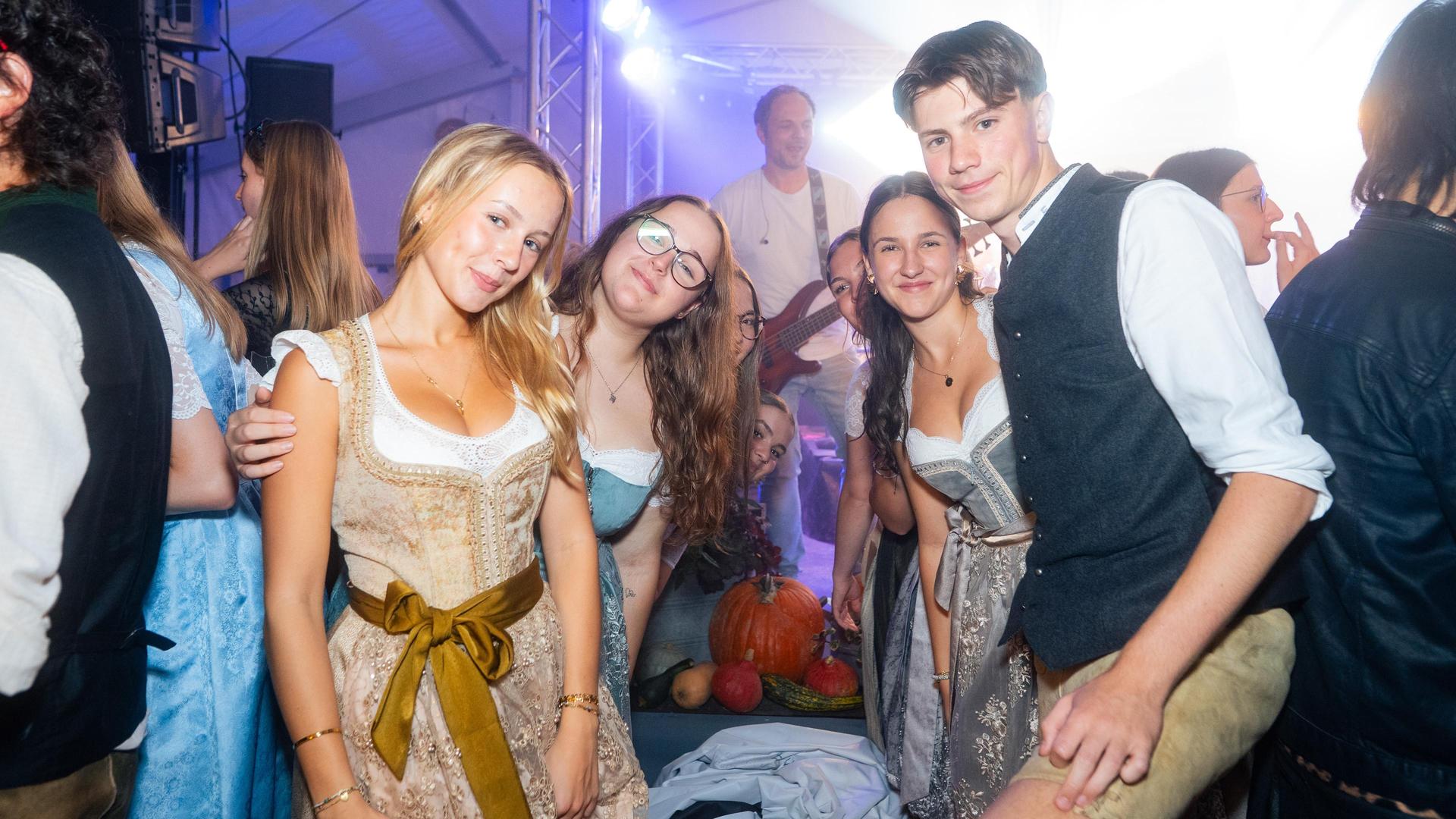 Die Bilder vom Freitag auf dem Weidener Volksfest 2025. (Bild: Hannes Stock)