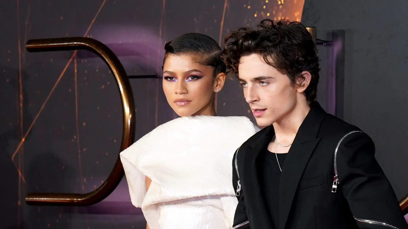 Timothée Chalamet und Zendaya bei der Premiere des Films „Dune“ in London. (Bild: Ian West/PA Wire/dpa)
