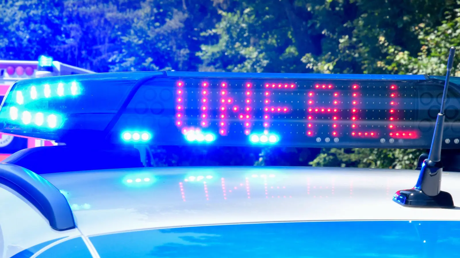 Ein 67-jähriger Mann aus Windischeschenbach verursacht nach einem Blackout einen Unfall.  (Symbolbild: Petra Hartl)