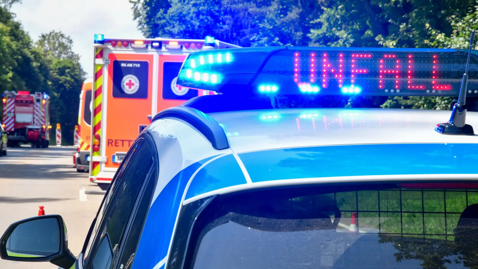 Ein Pkw überschlug sich am Sonntagnachmittag auf der B 470 bei Eschenbach. (Symbolbild: Petra Hartl)