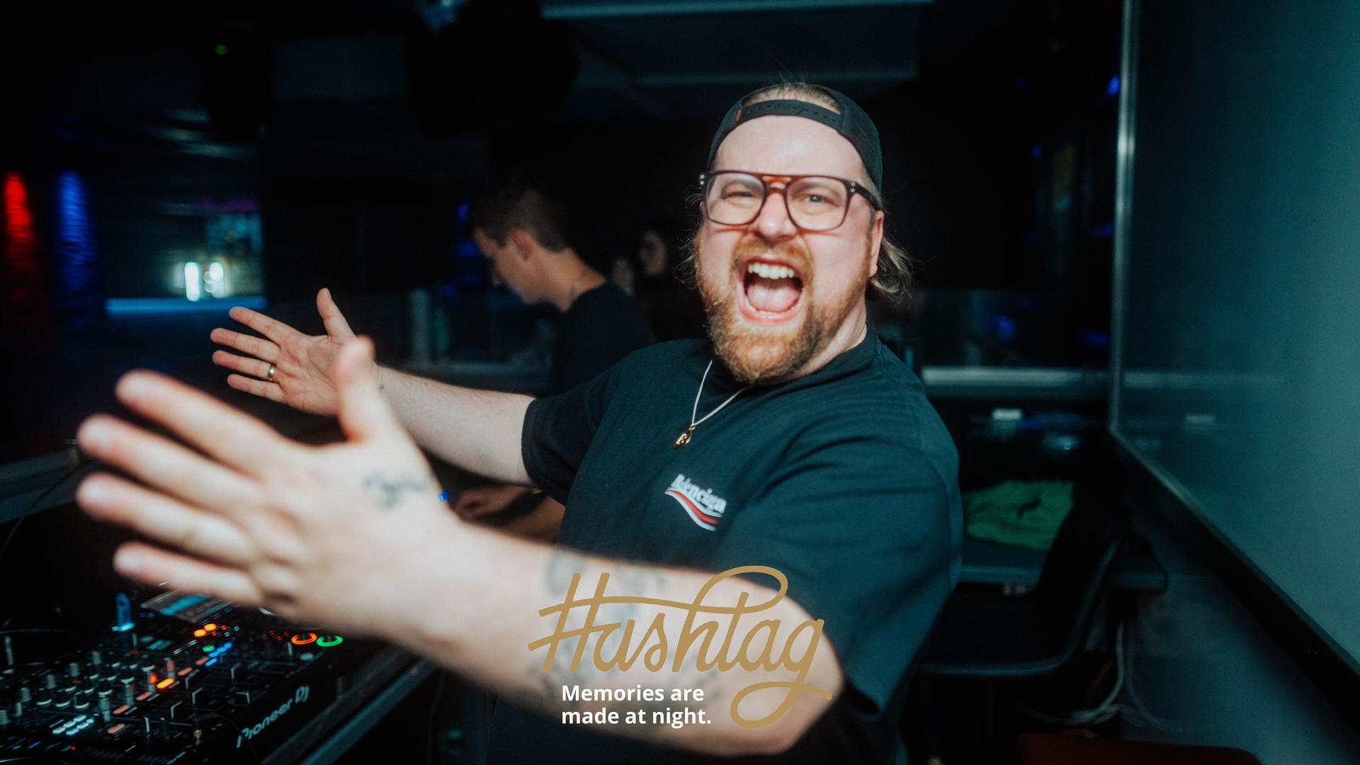 „Vorfeiertag = Vollgas” im Hashtag (Bild: Sebastian Reiter)