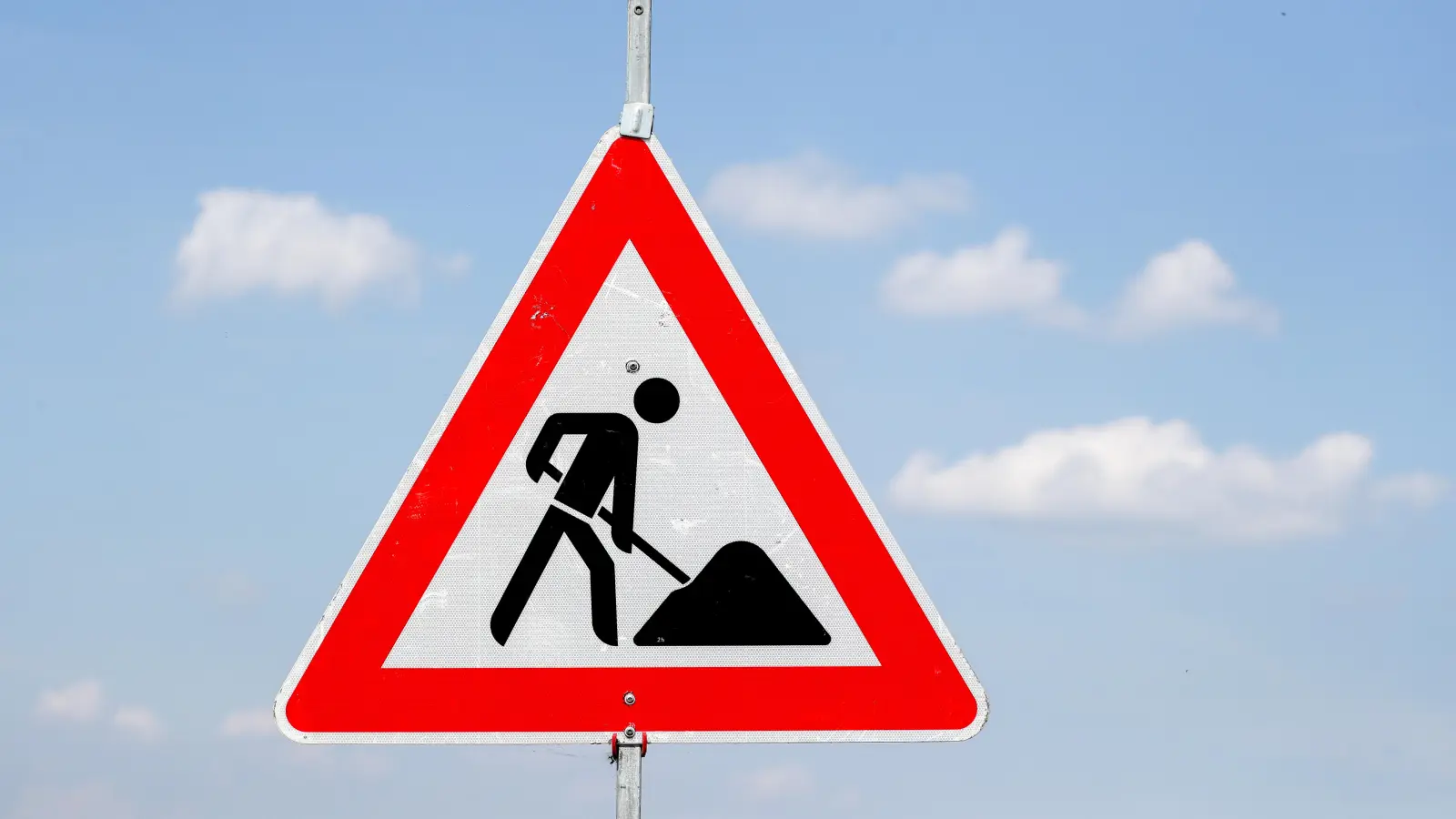 Die Stadtwerke Weiden starten mit der Erneuerung der Hauptwasser- und Gashauptleitung in der Dr.-Kilian-Straße (Bild: Jan Woitas)