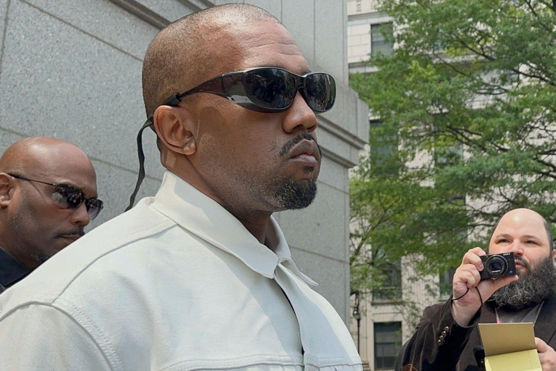 US-Skandalrapper Kanye West darf nicht nach London reisen. (Archivbild) (Bild: Larry Neumeister/AP/dpa)