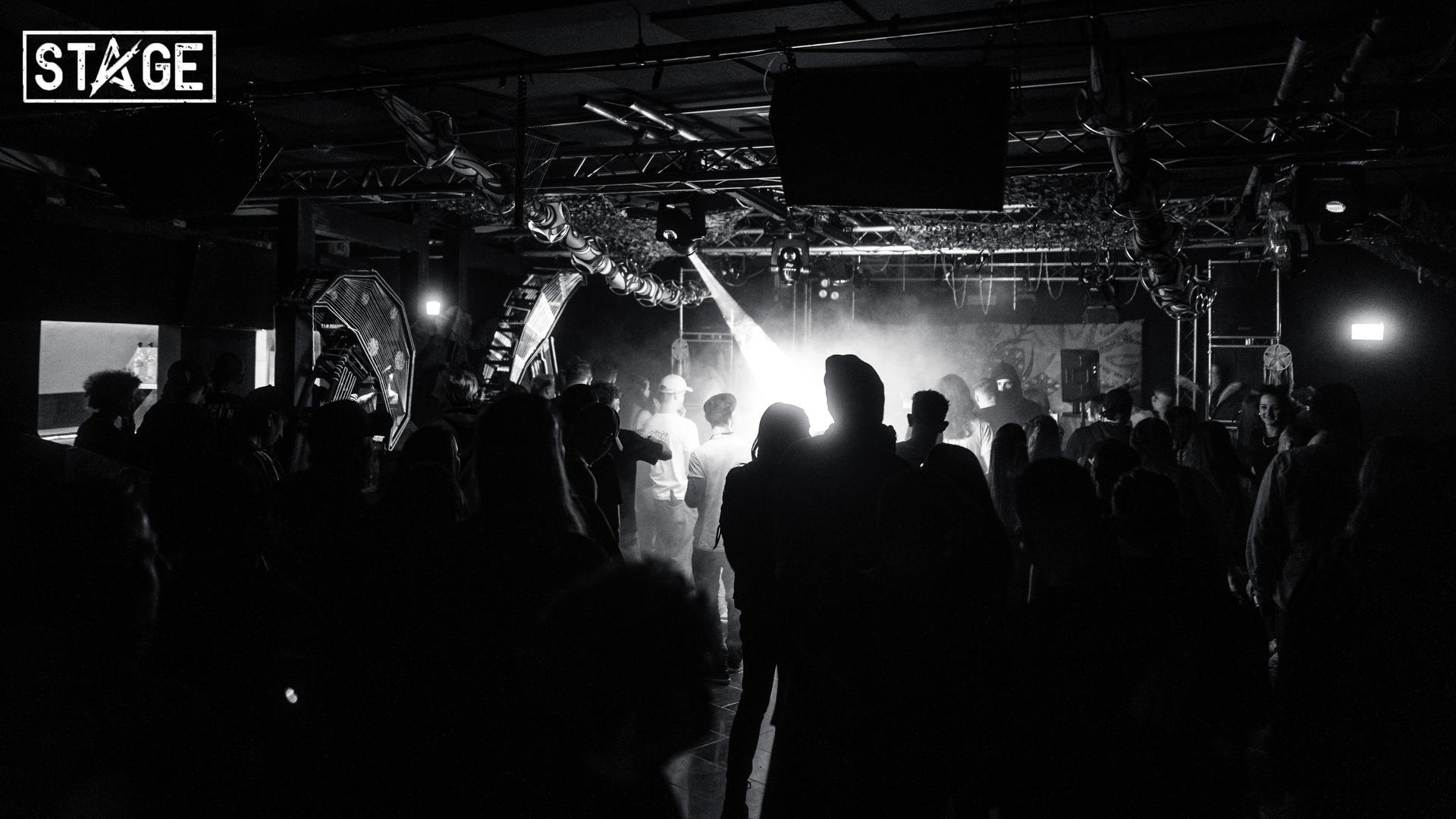 Die Fotos der „Schwitzkasten”-Party im Stage. (Bild: Hannes Stock)
