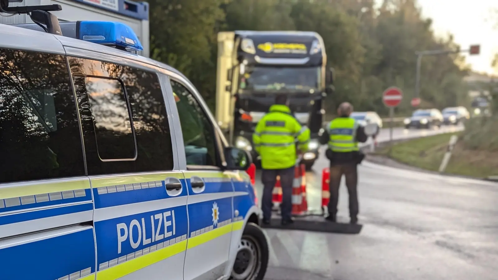 Die Bundespolizei hat bei Waidhaus einen Mann ohne Ausweisdokumente bei der Einreise erwischt.  (Symbolbild: Bundespolizei Waidhaus)