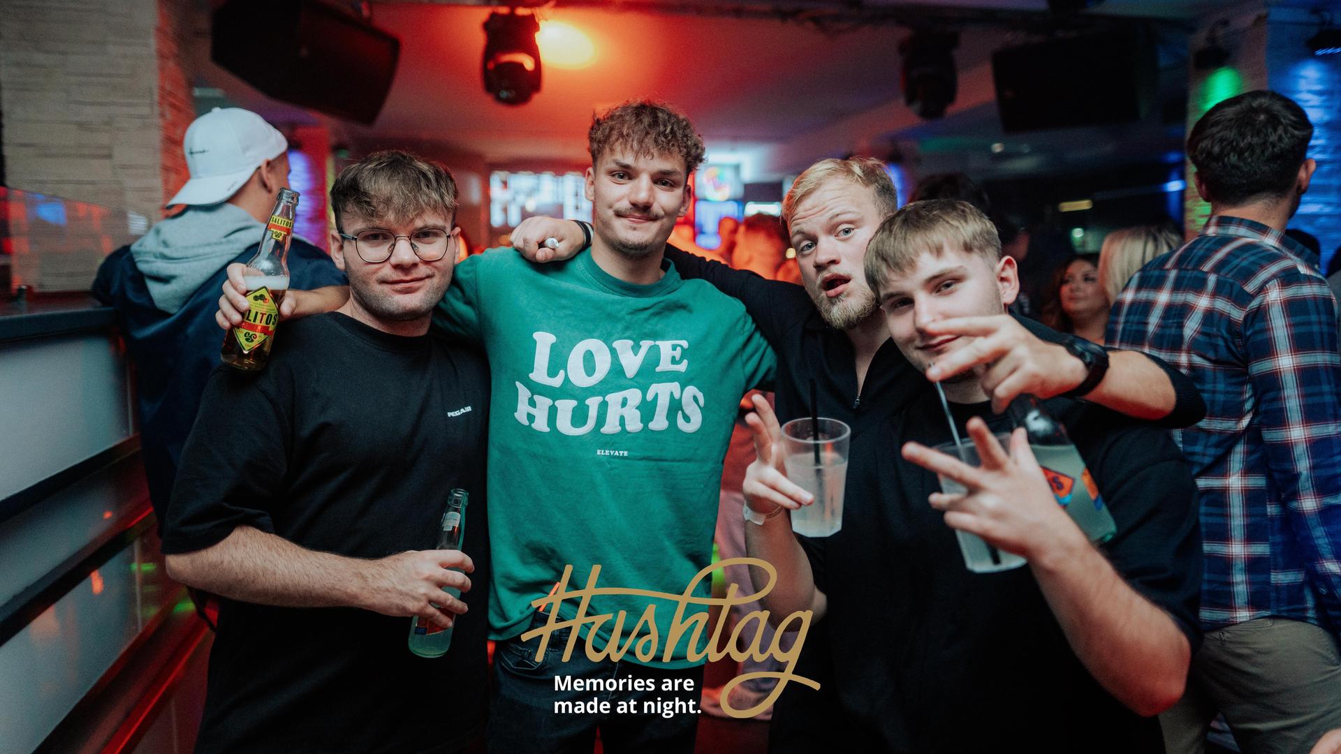 Sechs Wochen Ferien sind vorbei. Im Hashtag in Weiden ist deswegen Klassenfeier.  (Bild: Sebastian Reiter)
