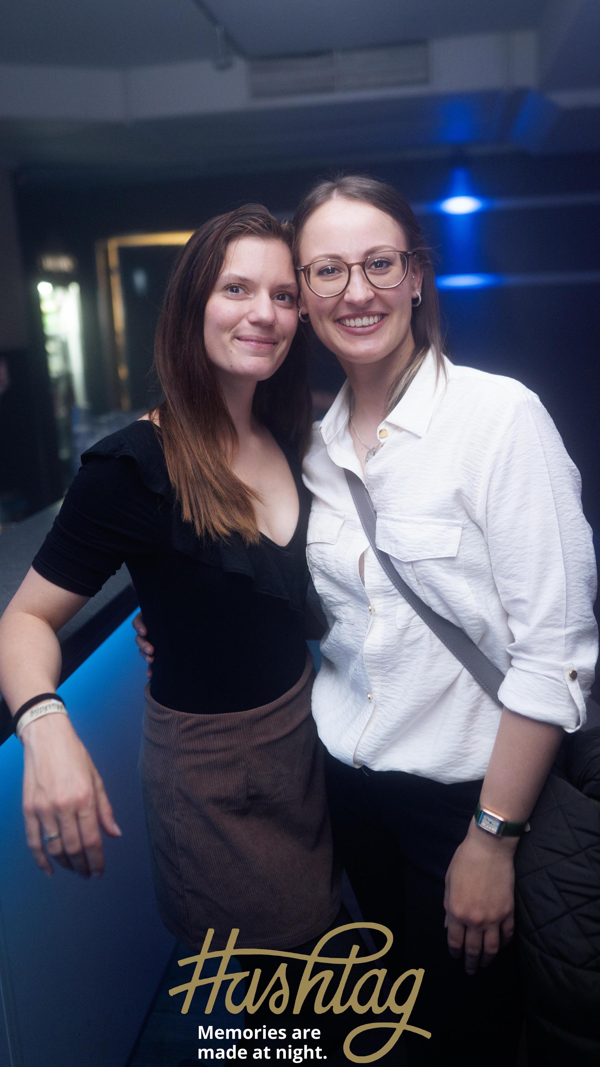 Die „Blackedout”-Party im Hashtag. (Bild: Hannes Stock)