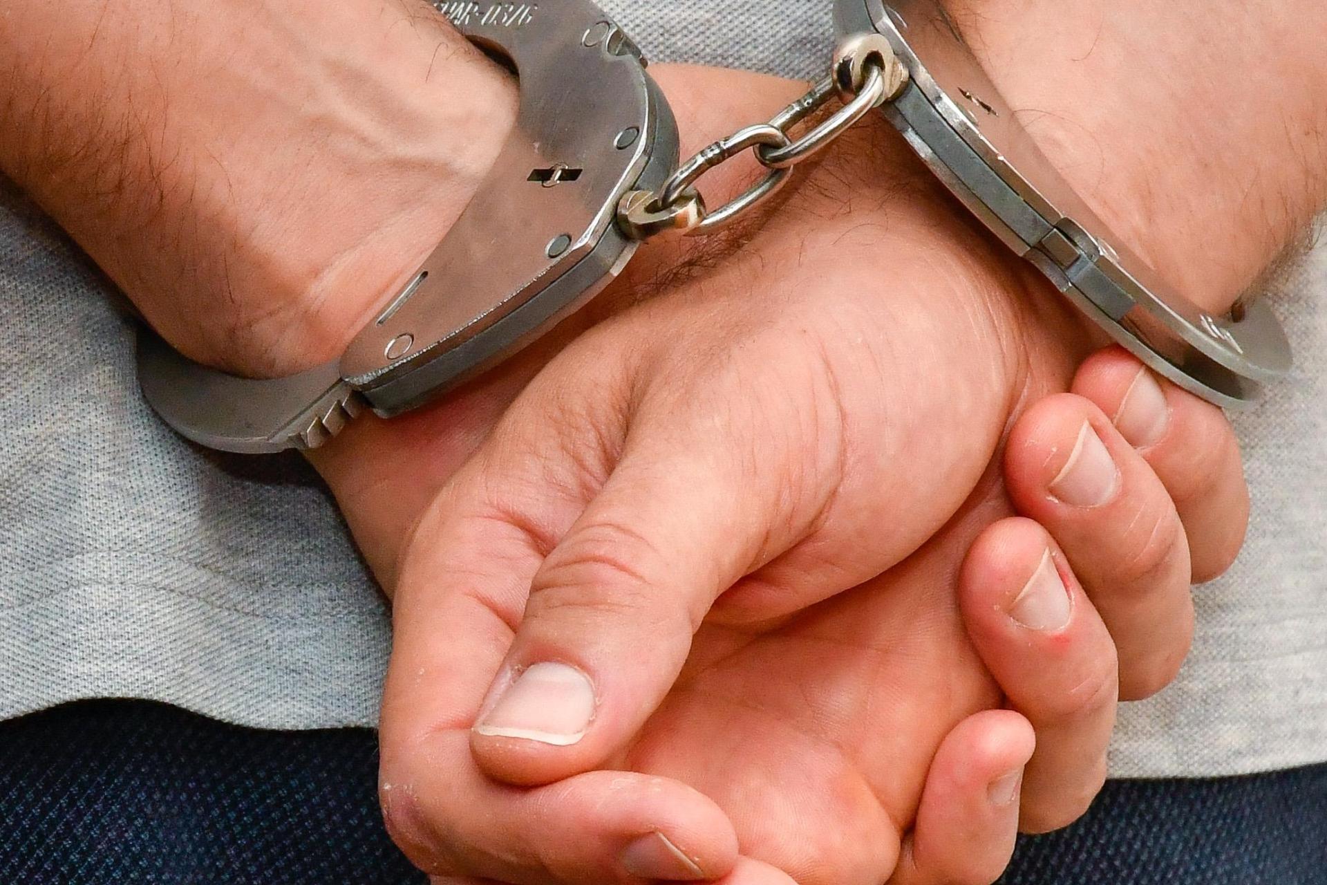 Die Grenzpolizei hat einen Haftbefehl bei einer Kontrolle auf A 6 vollstreckt. (Symbolbild: Petra Hartl)