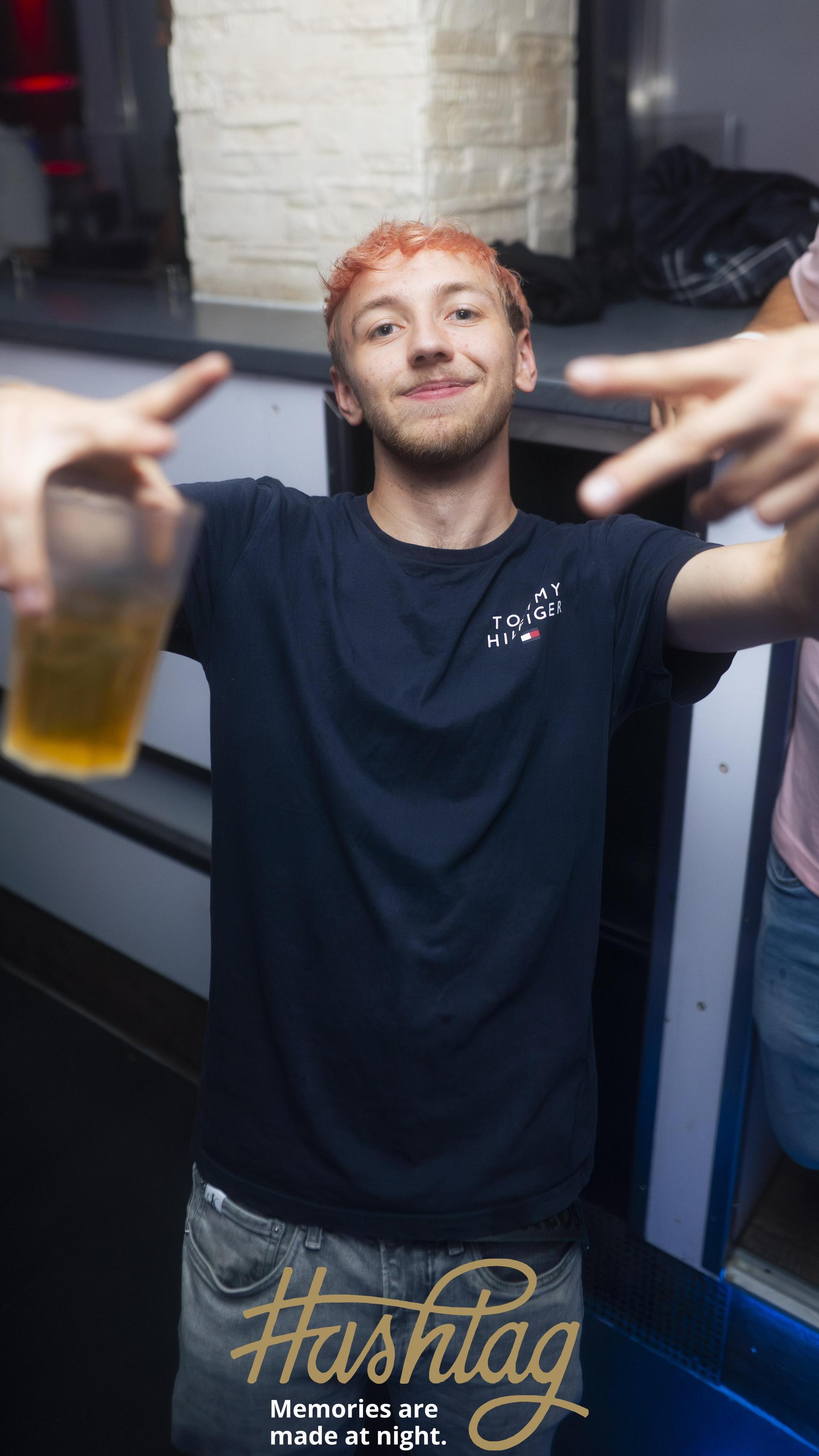 Im Hashtag sorgten am Freitag die Hits der 2000/10er für beste Stimmung. (Bild: Hannes Stock)
