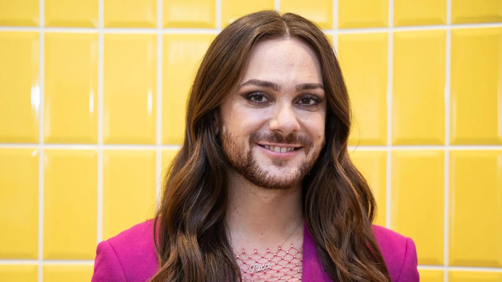 „Nur weil eine quoten-diverse Person dabei ist, hat man nicht gleich was für die Community getan“, sagt Moderator Riccardo Simonetti. (Bild: Hannes P. Albert/dpa/Archiv)