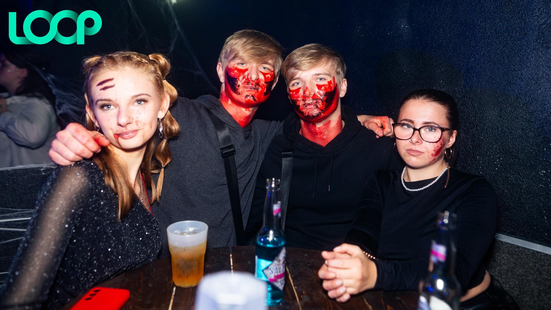 Bei der „Halloween Horror”-Party im Loop Weiden sorgte DJ Chris Klyde für den schaurig-schönen Halloween-Sound. (Bild: Hannes Stock)