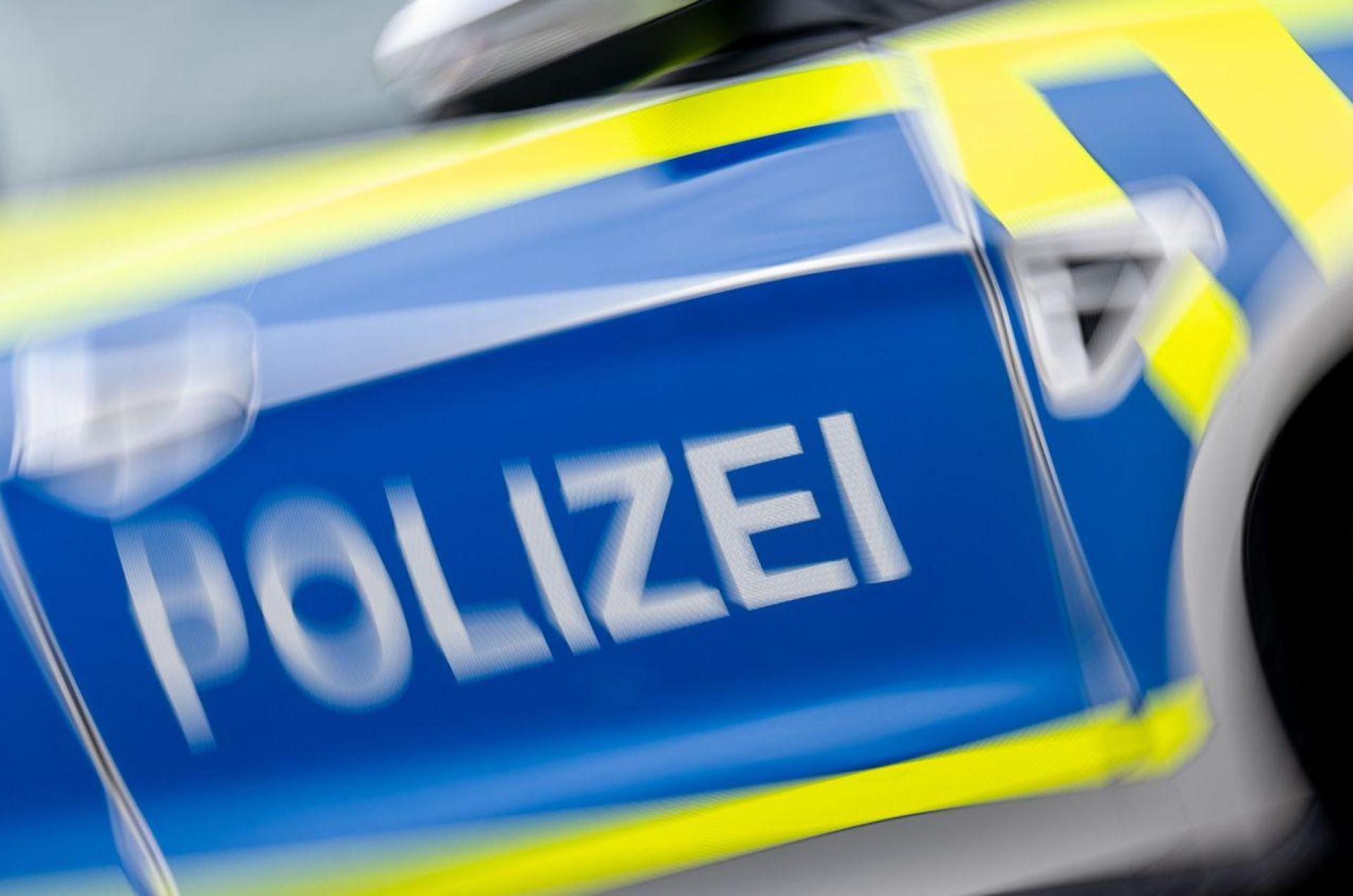 In Pressath wurden Erdkabel im Wert von 5000 Euro gestohlen. Die Polizei sucht nach einem weißen Kastenwagen. (Symbolbild: Hendrik Schmidt/dpa)