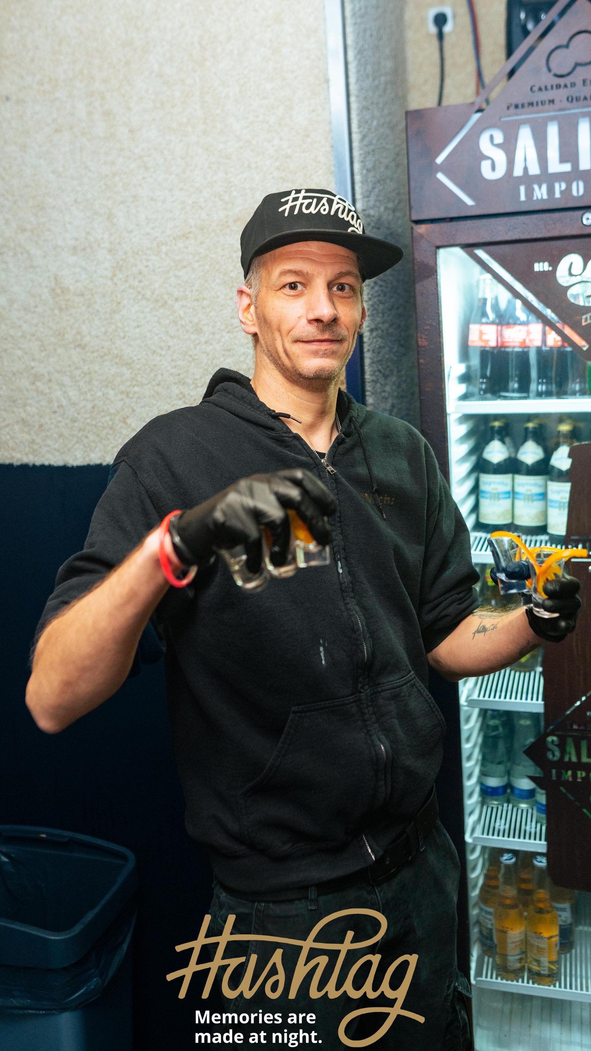 Am Freitag haben sich im Weidener Hashtag alle „SAINTS &amp; SINNERS” versammelt. (Bild: Hannes Stock)