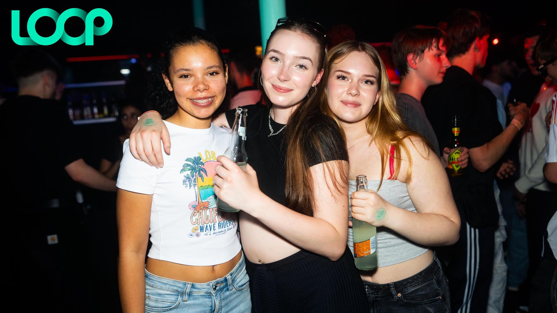 Die „School is out”-Party im Loop. (Bild: Hannes Stock)