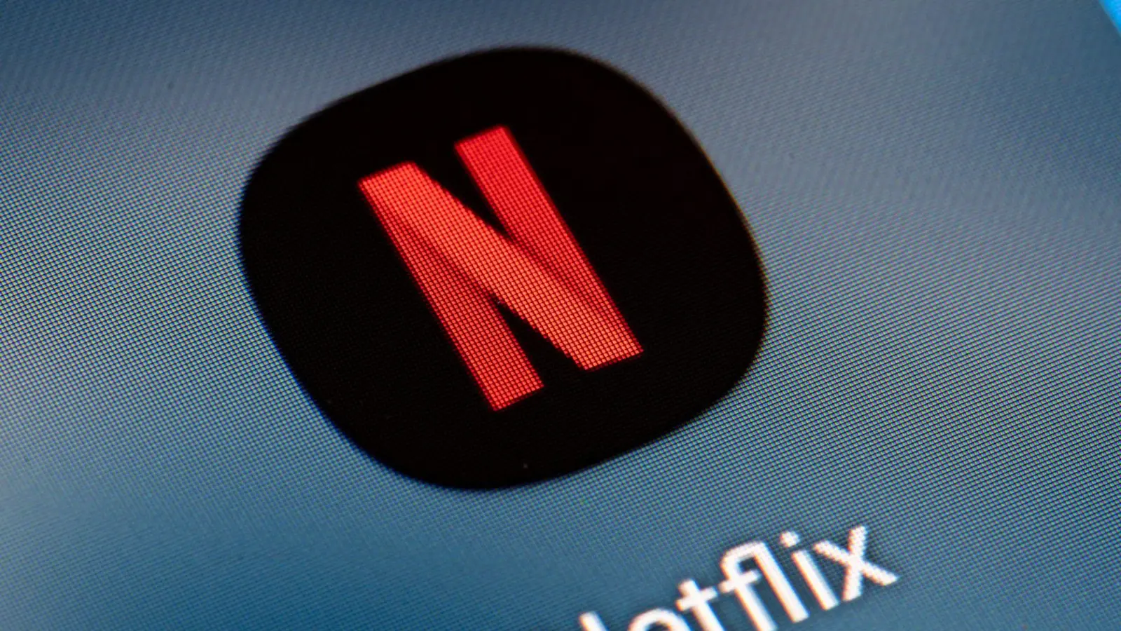 Netflix wird transparenter bei Angaben zum Erfolg von Filmen und Serien auf der Plattform. (Bild: Fabian Sommer/dpa)