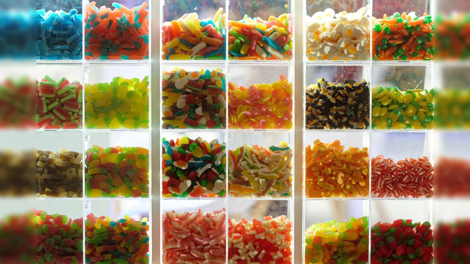 Nachdem sie Gummibärchen mit Cannabis gegessen haben, mussten einige Kinder und Jugendliche mit Vergiftungserscheinungen ins Krankenhaus. (Symbolbild: Henning Kaiser/dpa)