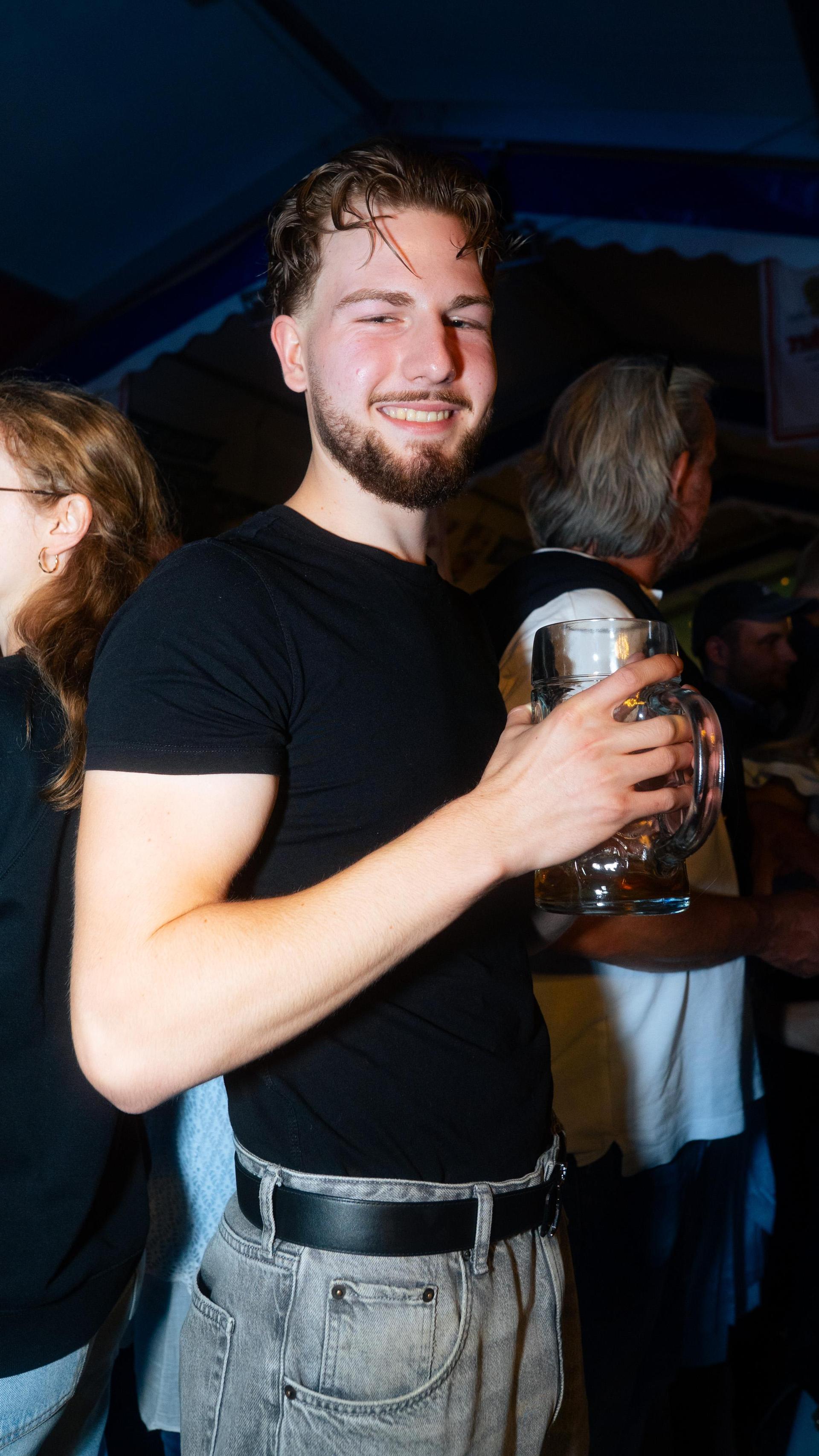 Die Bilder vom Freitag auf dem Weidener Volksfest 2025. (Bild: Hannes Stock)