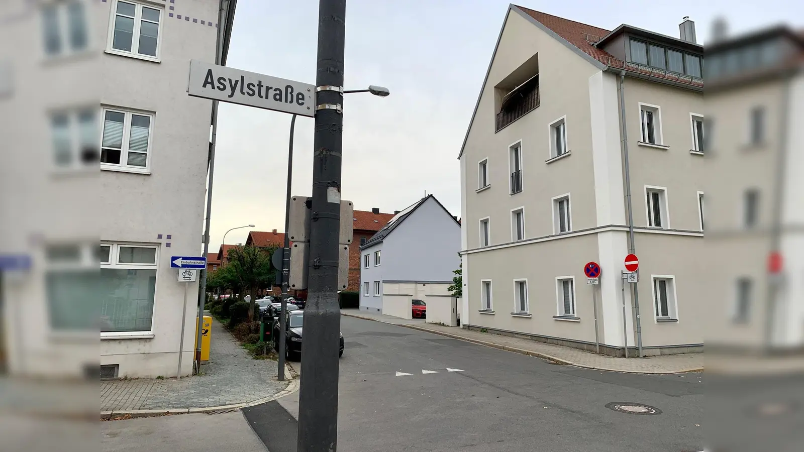 Hier, an der Ecke Herrmann/Asylstraße, beginnen die Arbeiten.  (Bild: Gabi Schönberger)