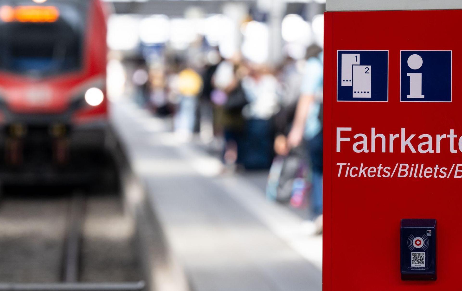 Am Münchner Hauptbahnhof sind derzeit sechs Regionalzuglinien lahmgelegt. (Symbolbild)  (Bild: Sven Hoppe/dpa/dpa-tmn)