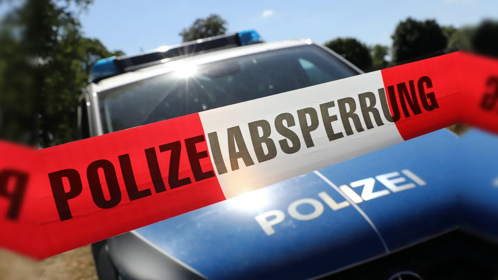 Nach einer Serie von bundesweiten Bombendrohungen unter anderem auch gegen Schulen in der Oberpfalz hat die Polizei zwei Tatverdächtige ermittelt. (Bild: Bernd Wüstneck)